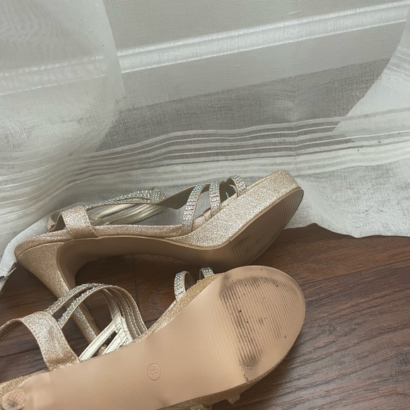 Gold Sparkle and Rhinestone Heels with Platform Size 8 - Picture 4 of 4